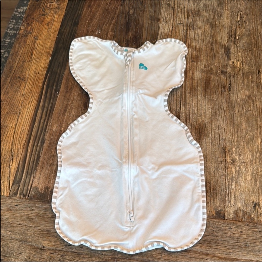 Love to Dream ORGANIC White Swaddle with Cream Stripes